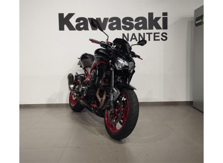 KAWASAKI Z900